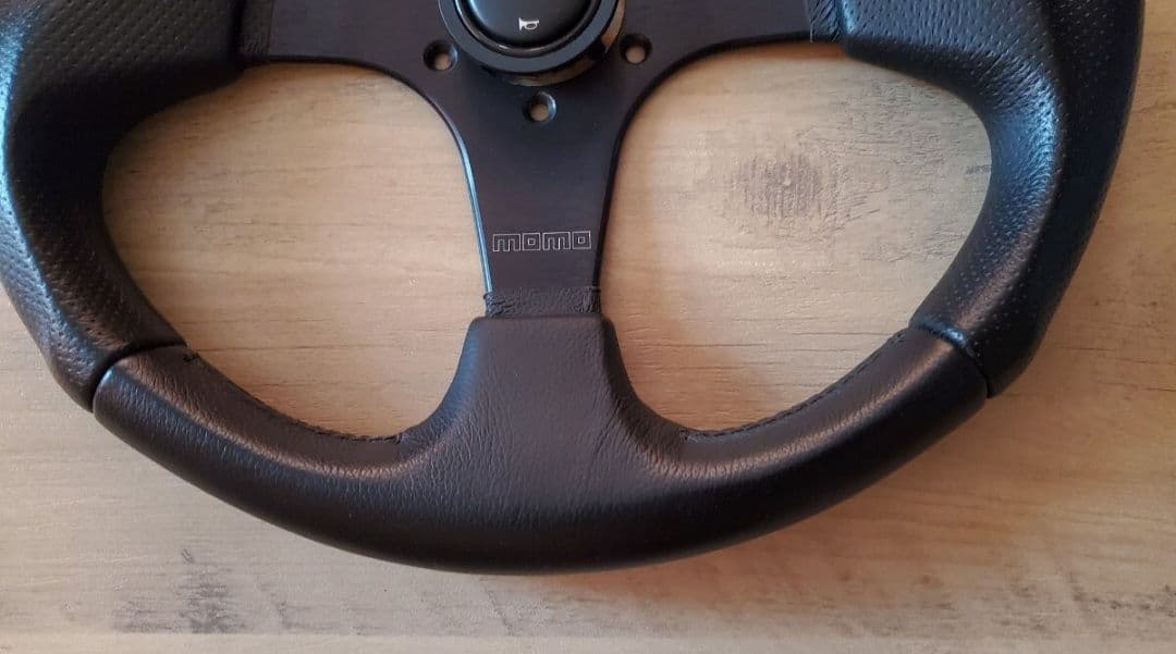 【中古美品本物】MOMOジェット35Φ正規品ホーンボタン付き♪