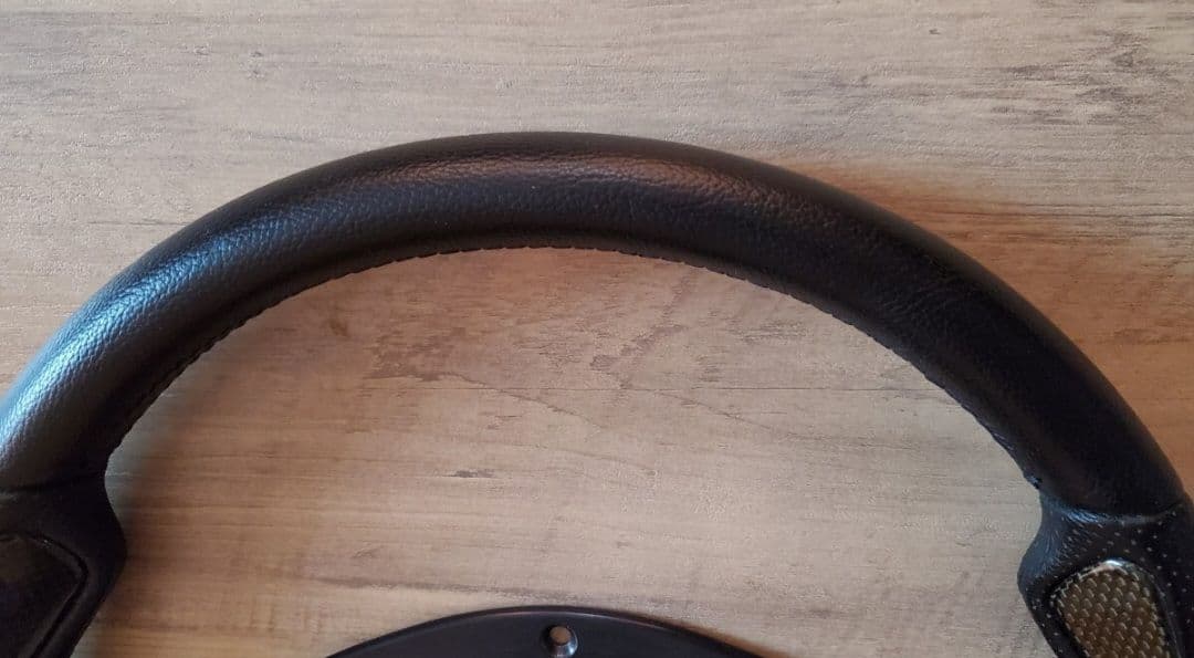 【中古美品本物】MOMOジェット35Φ正規品ホーンボタン付き♪