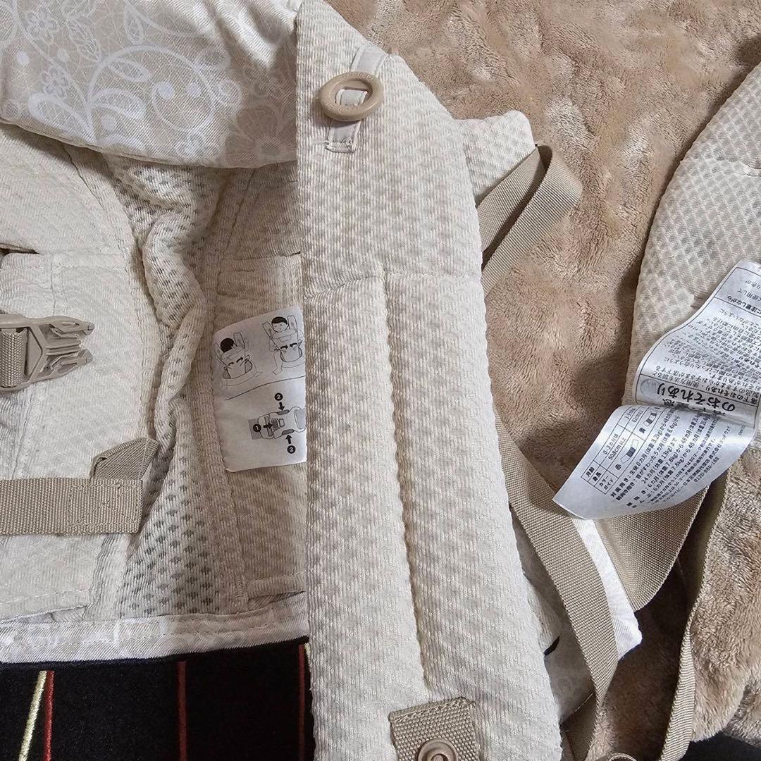 【nyan】エルゴベビーオムニブリーズ　クリームフラワーレース