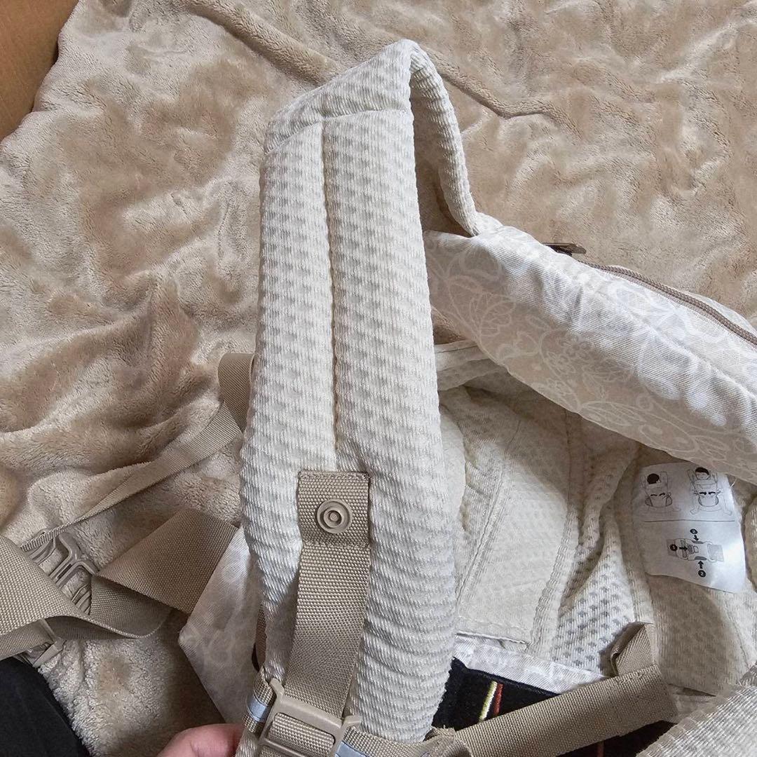 【nyan】エルゴベビーオムニブリーズ　クリームフラワーレース