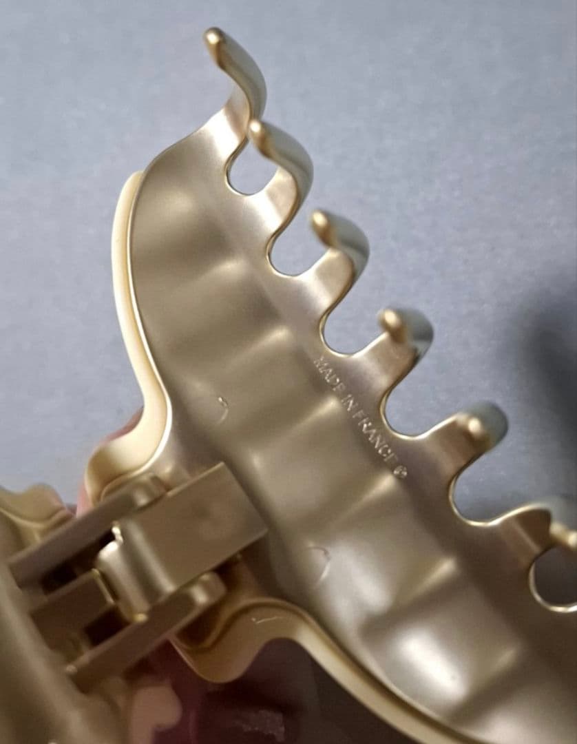 【新品未使用】アレクサンドルドゥパリ M ヘアクリップ　クリーム