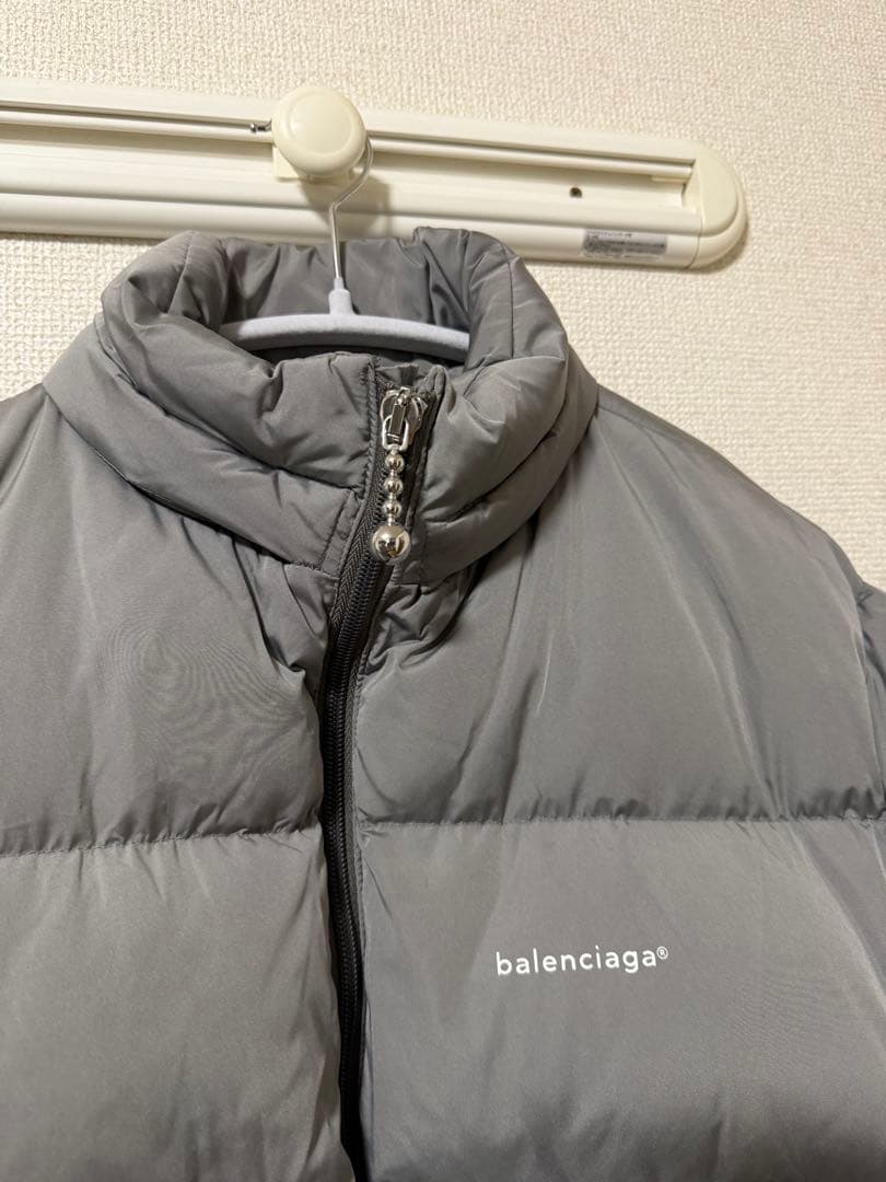 バレンシアガ　cシェイプ　ダウンジャケット