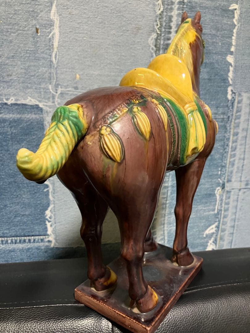 旧家蔵出し品　唐三彩　精悍な馬　茶黄色　中国陶磁器　長期保管品