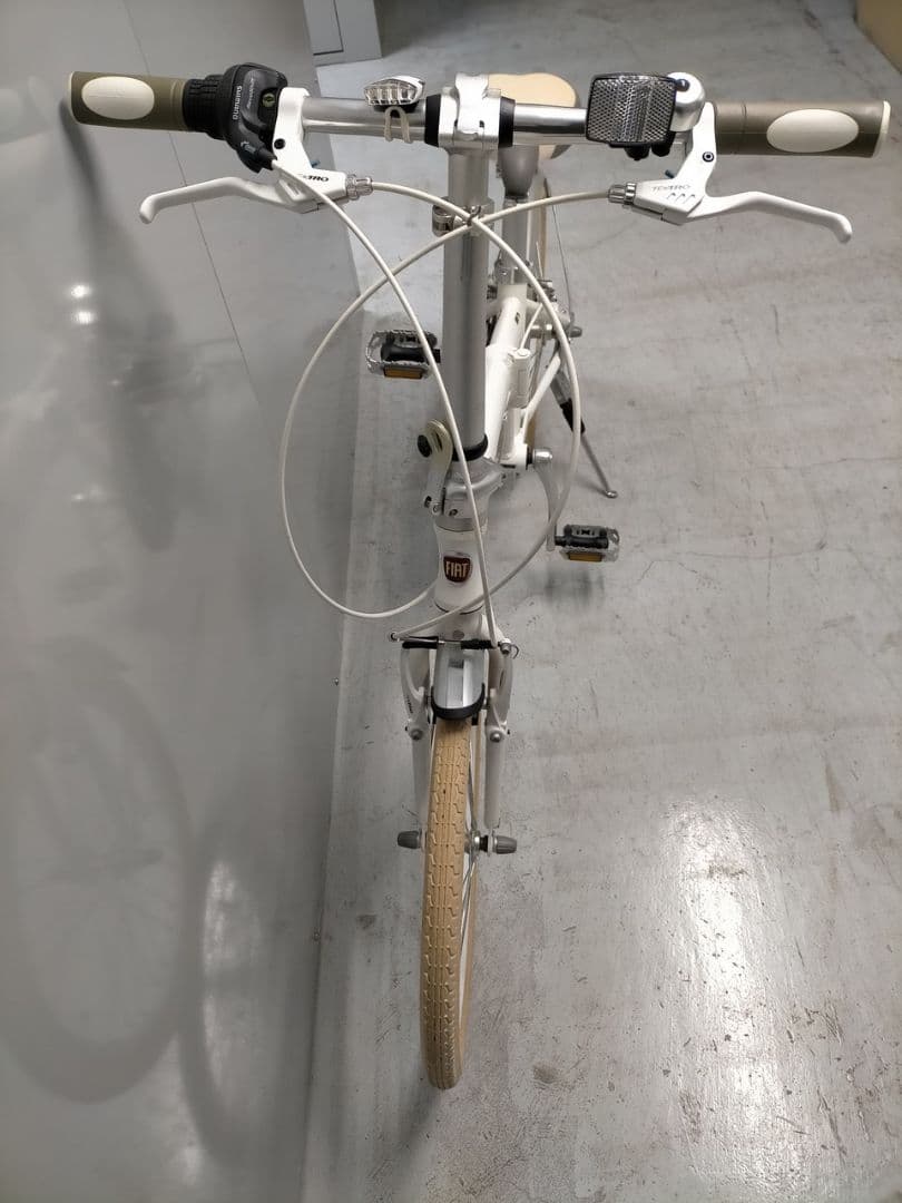 【カズ】FIAT ホワイト 折りたたみ自転車　20インチ