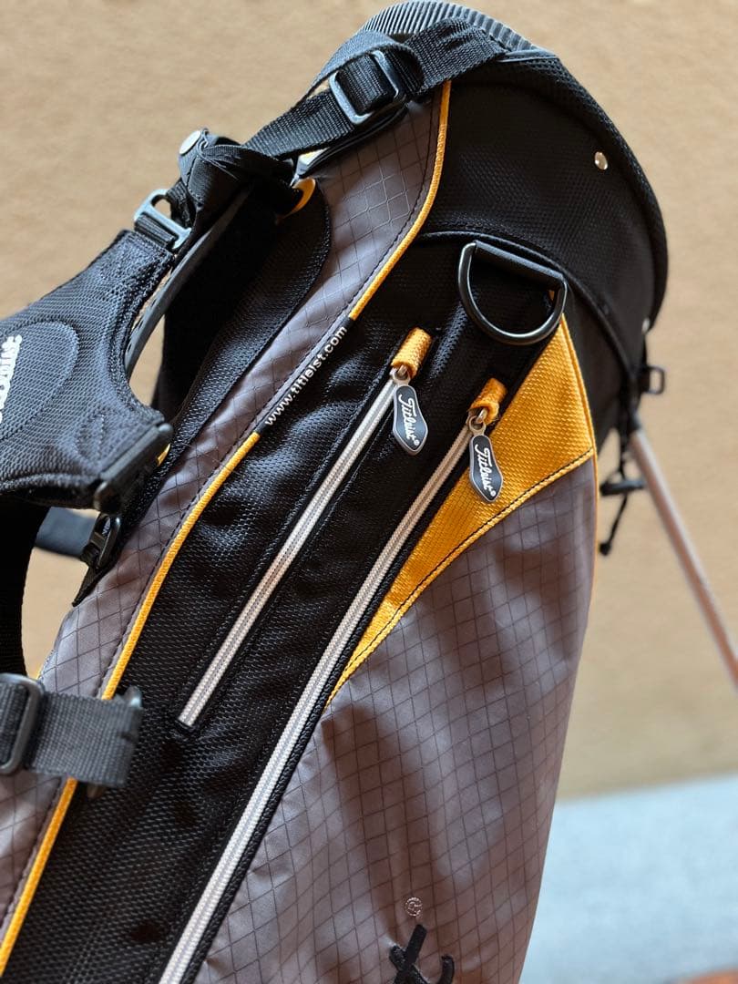 Titleist スタンド式キャディバッグ 8.5型 5分割 ブラック・オレンジ