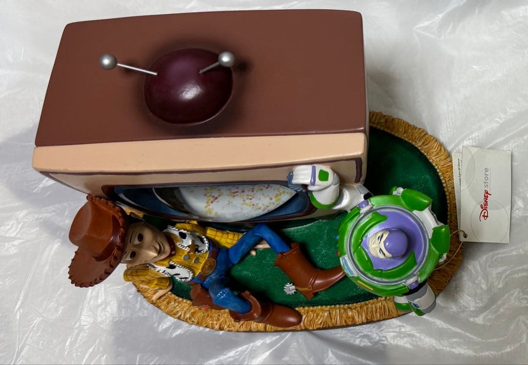 ディズニーストア トイストーリー2 TV型 オルゴール付きスノーグローブ