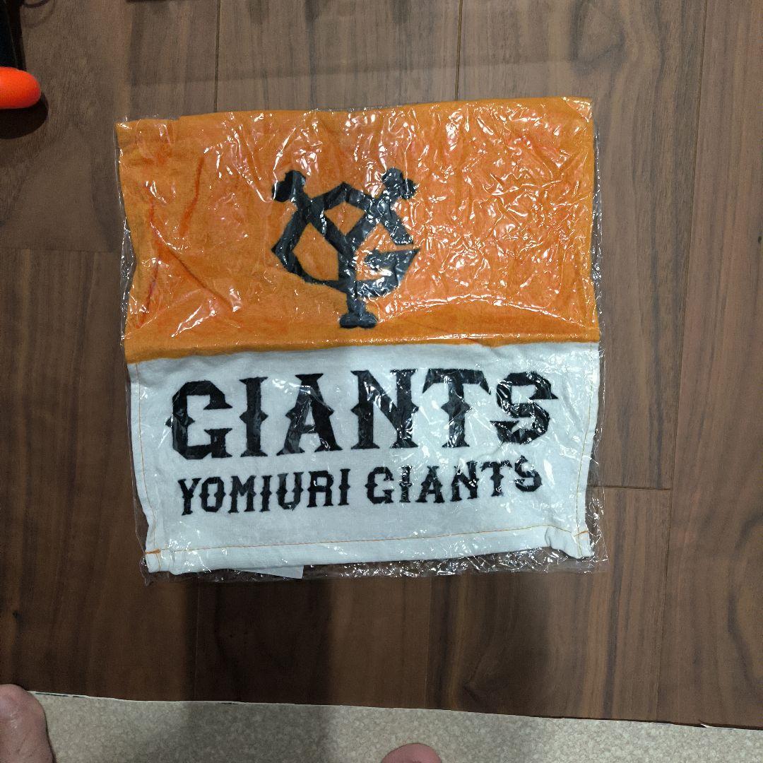 読売巨人応援メガホンとフィギュア、高橋由伸サイン等セット