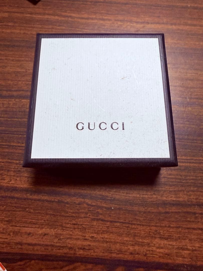GUCCI シルバーメタル ピアス(両耳用)
