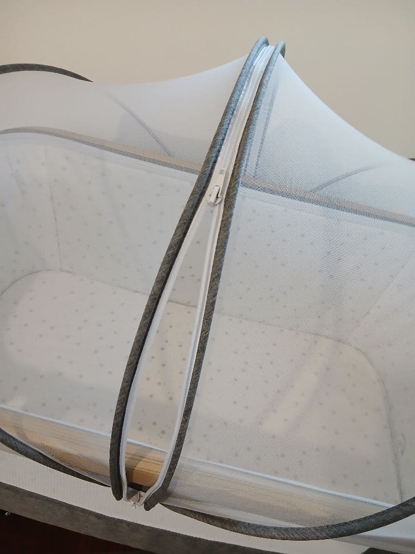 グレー ベビーベッド 下段収納付き