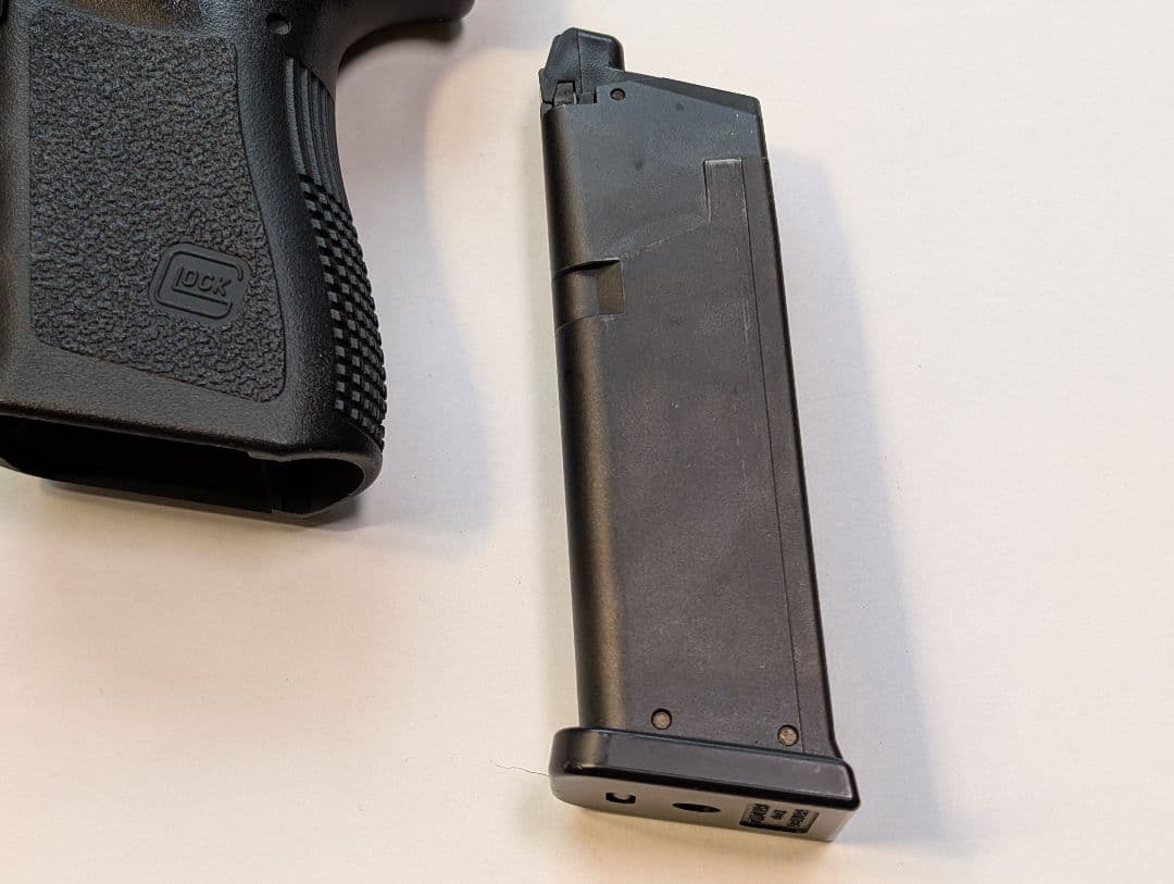 実物ホルスター付　マルイ　GLOCK 19 3rd genガスブロ