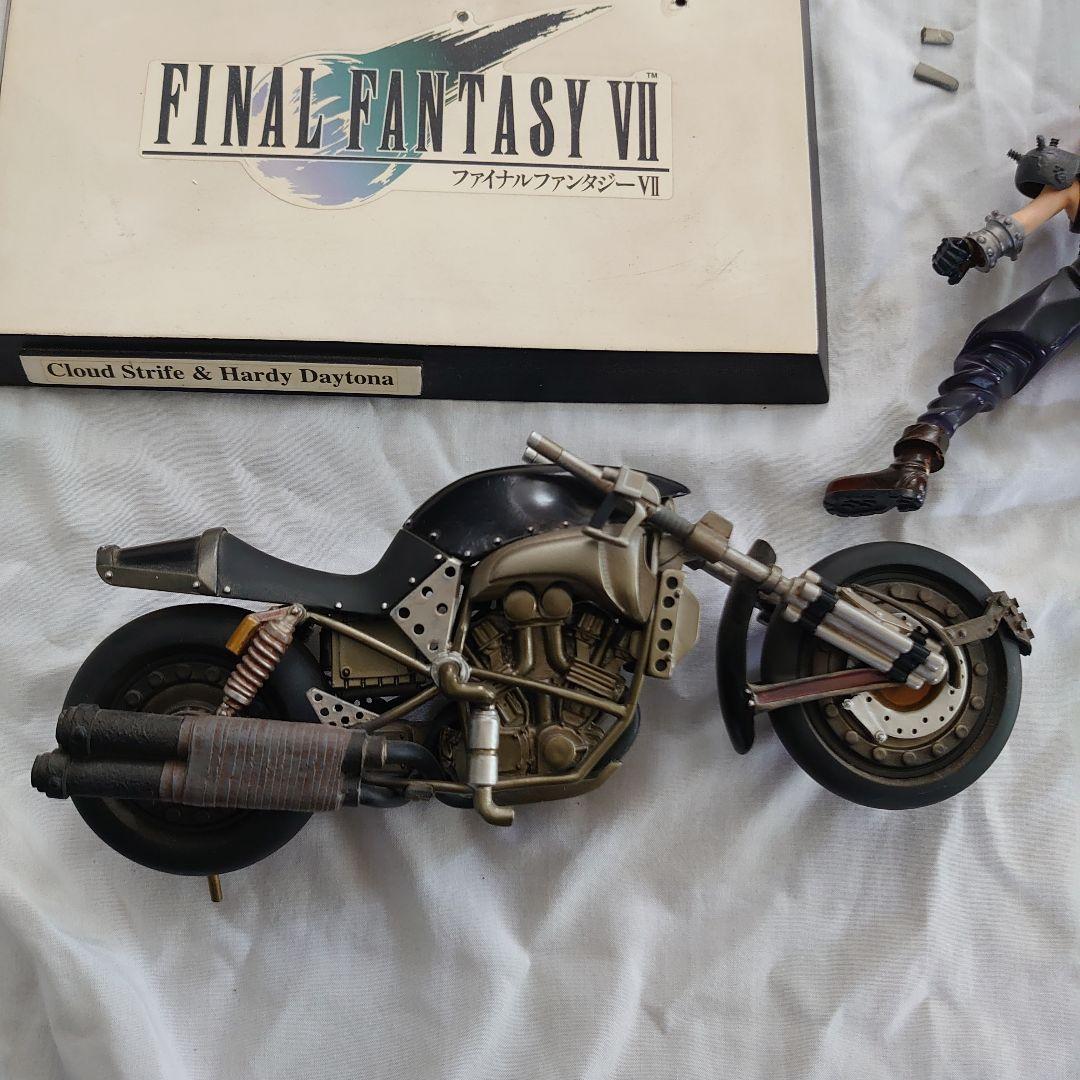 FINAL FANTASY VII クラウド・ストライフ フィギュア