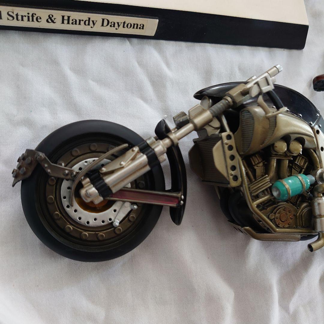 FINAL FANTASY VII クラウド・ストライフ フィギュア