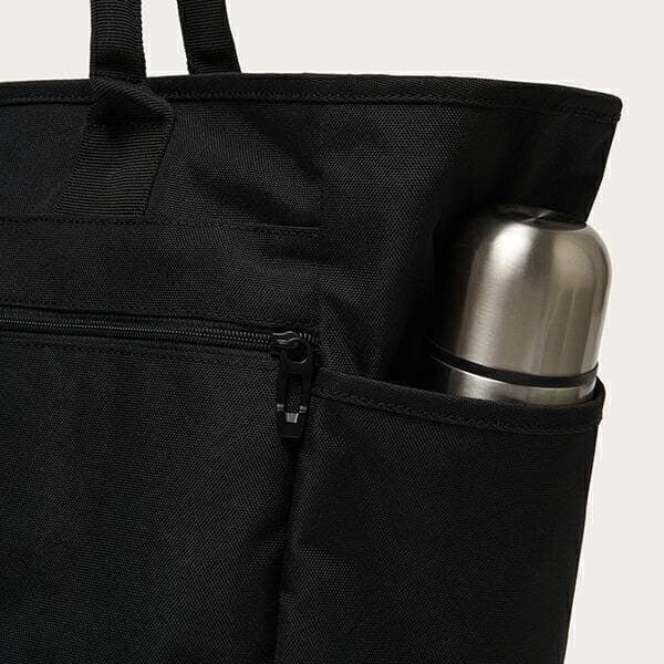 新品 OAKLEY オークリートートバッグ FOS902055 ブラックアウト