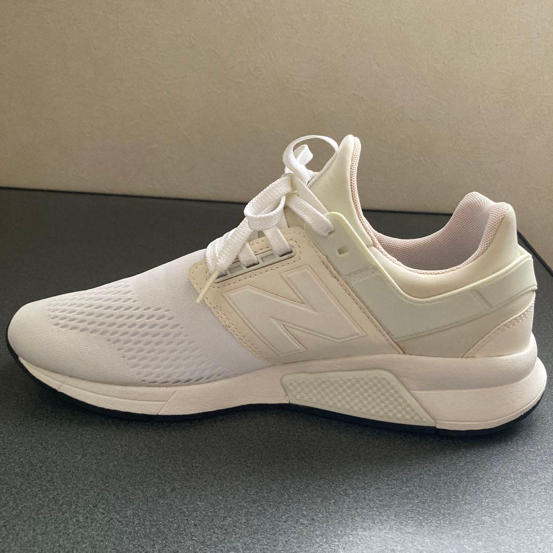 New Balance ホワイト スニーカー