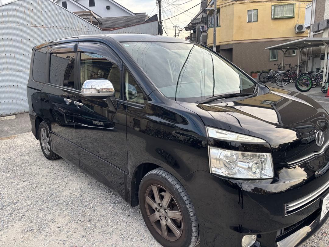トヨタ Voxy 黒 ミニバン 5ドア