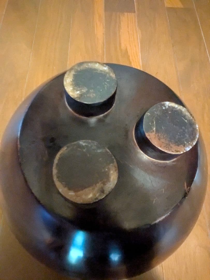 金属製火鉢 曲線デザイン