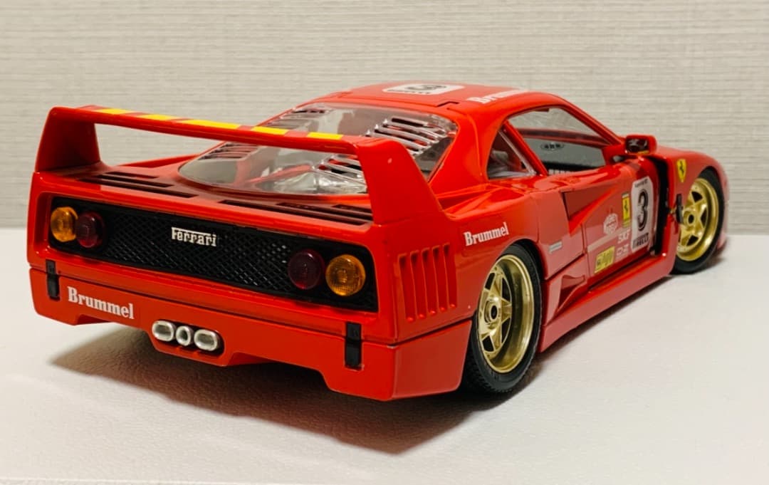 フェラーリ　Ferrari F40 ダイキャストモデル　1/18モデル　希少
