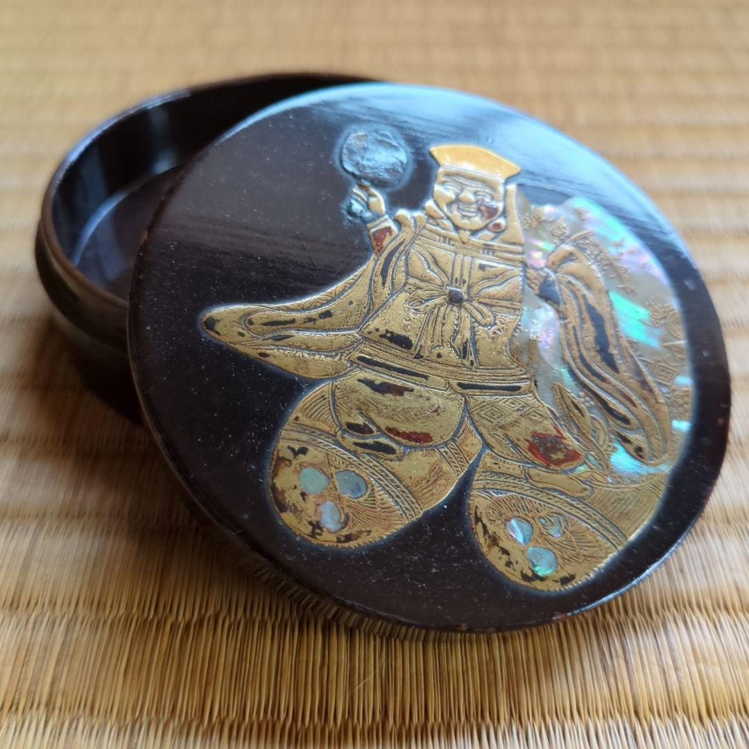 金箔装飾 漆器 香合 円形　大黒様　金蒔絵　打出の小槌　俵　骨董品　古美術