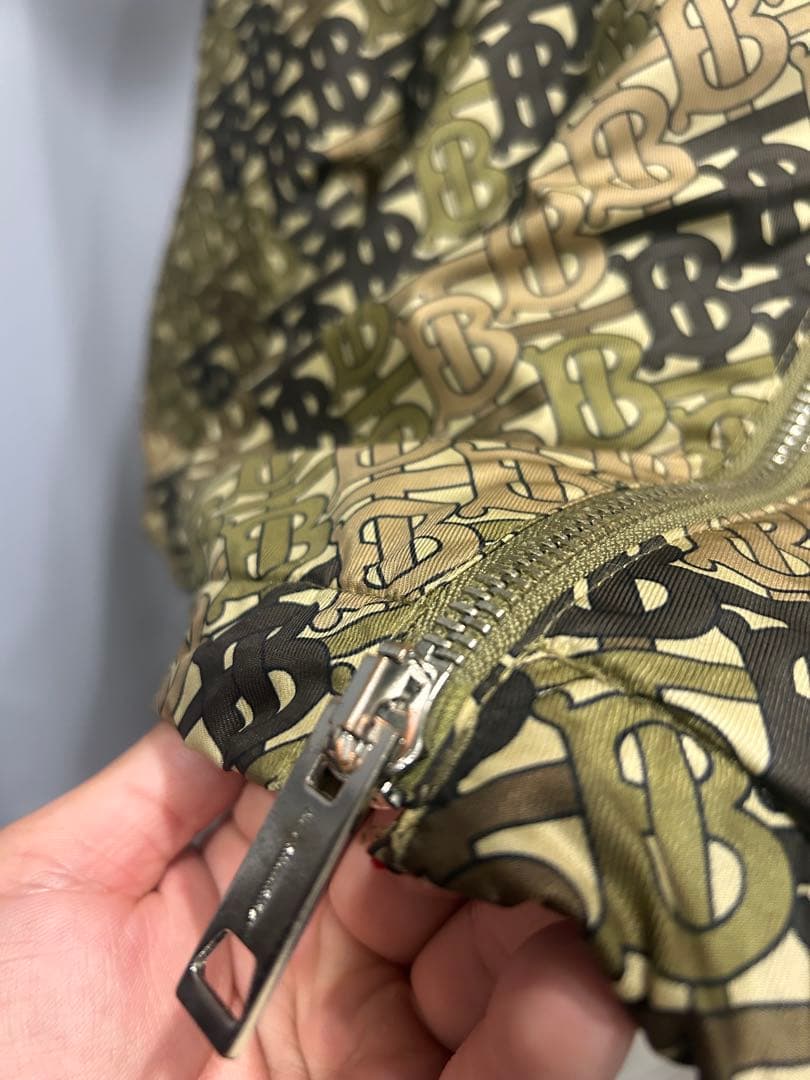 Burberry カモフラージュ ナイロンジャケット