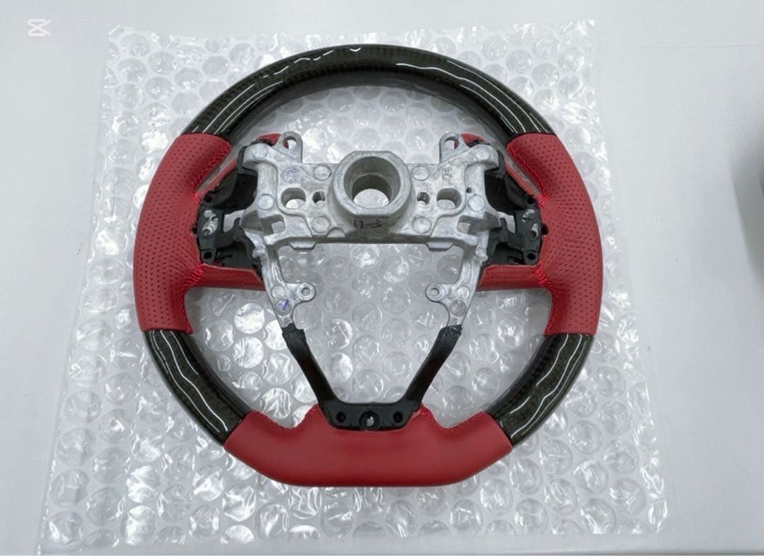 ブラックカーボン&レッドレザー レッドユーロステッチ 品番：HNB-BKC-RD