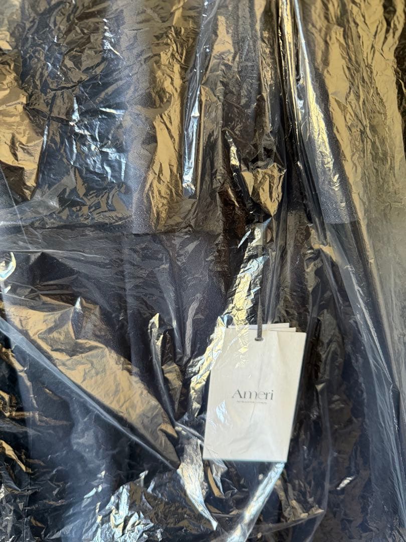 SQUARE COLLAR BACK SATIN BLOUSE ネイビー　S