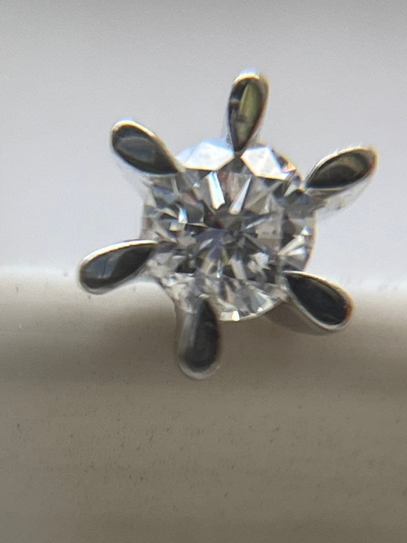 プラチナダイヤモンドピアス片方