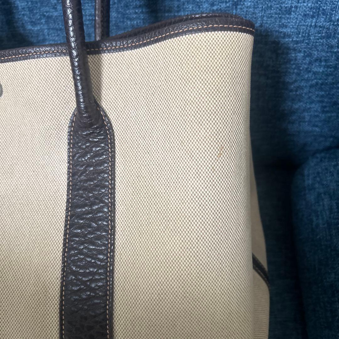 ベージュとブラウンのトート