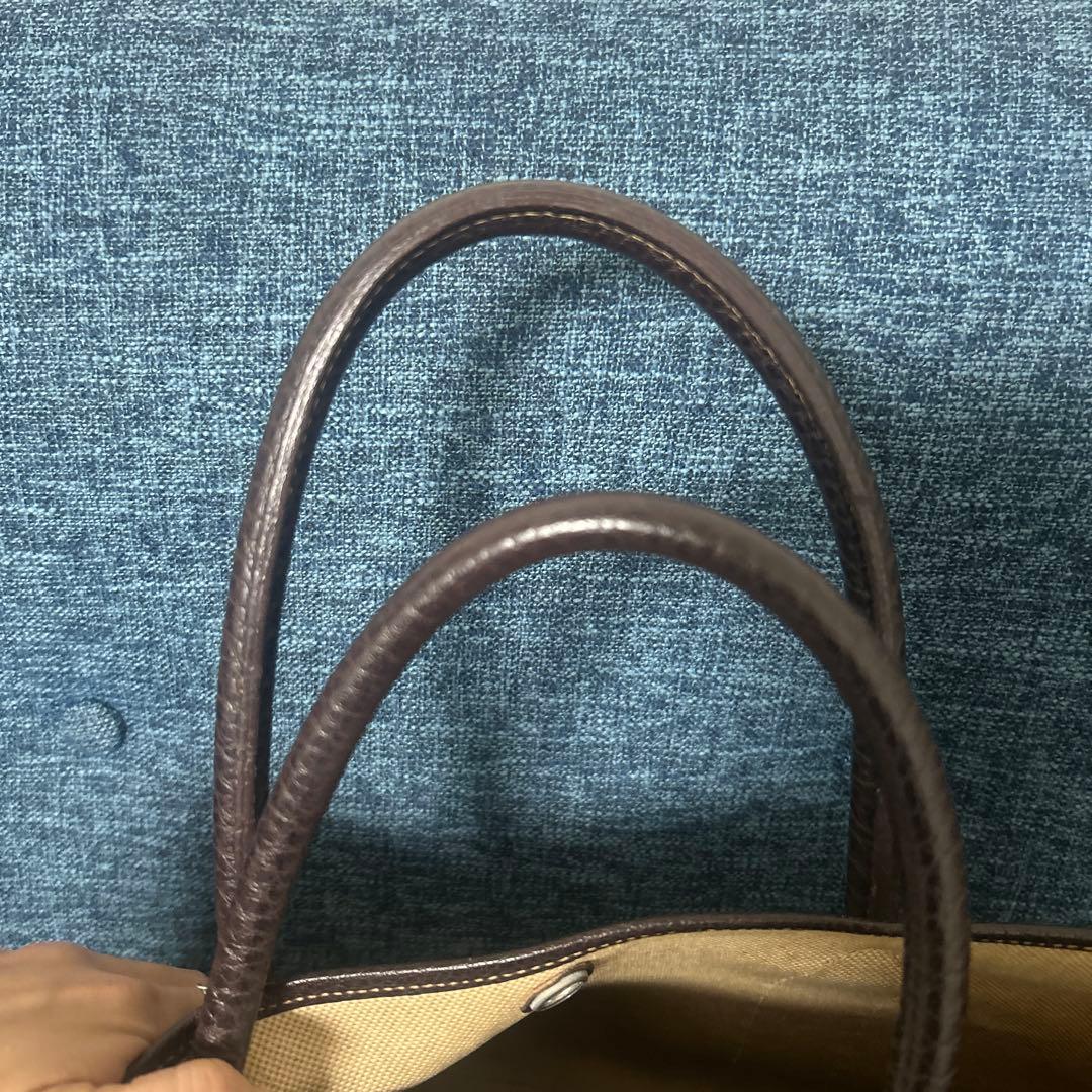 ベージュとブラウンのトート