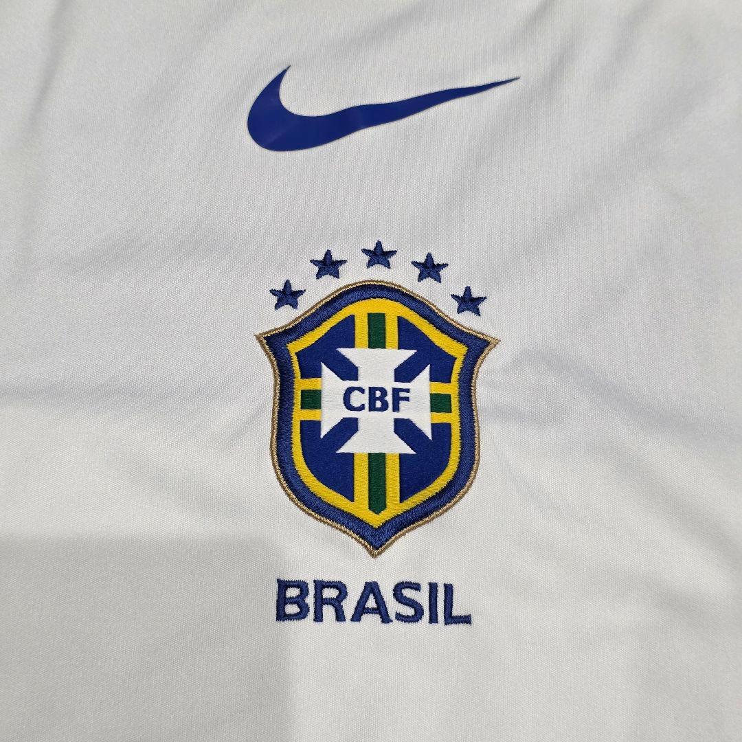 ブラジル代表　2010　トレーニングシャツ　XL　NIKE　ナイキ　白　Tシャツ
