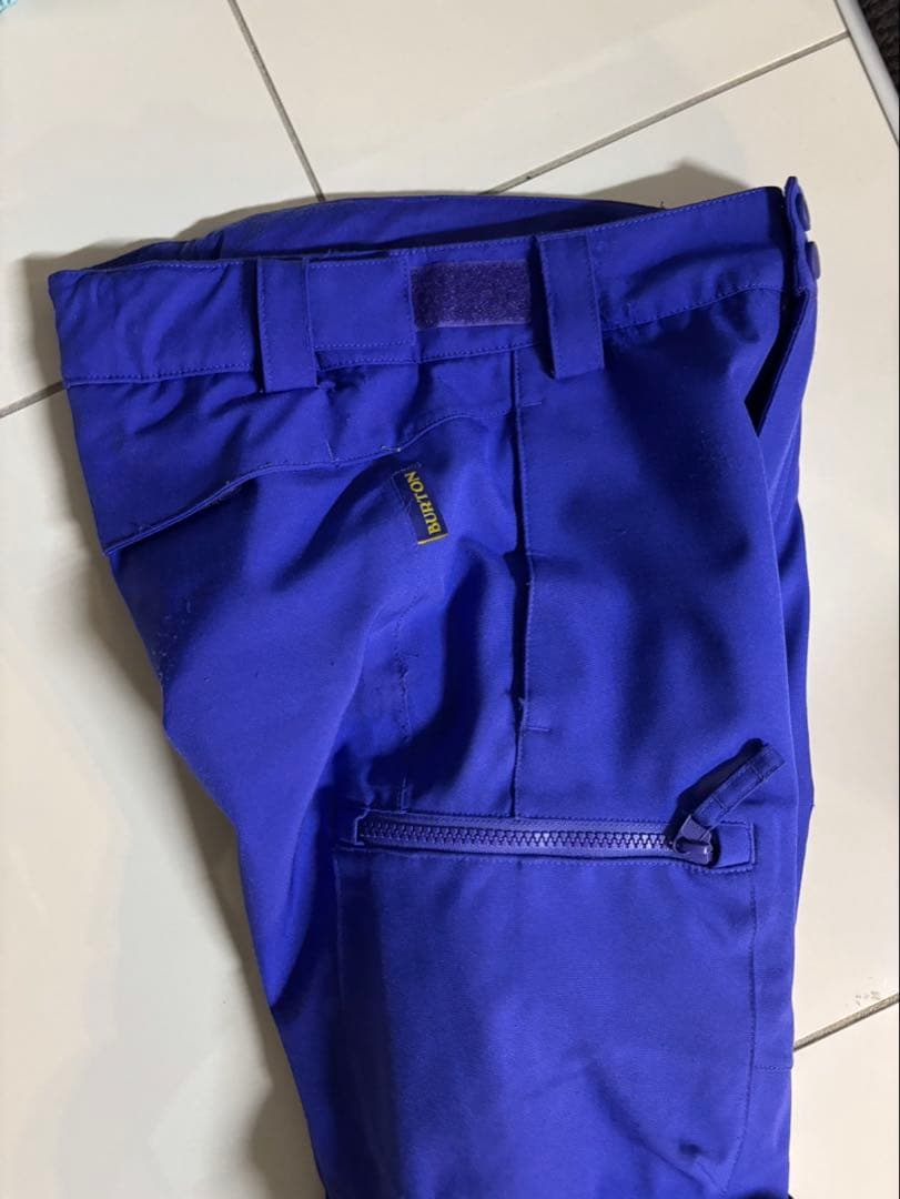 子ども用青色花柄ジャケットと紫色パンツセット