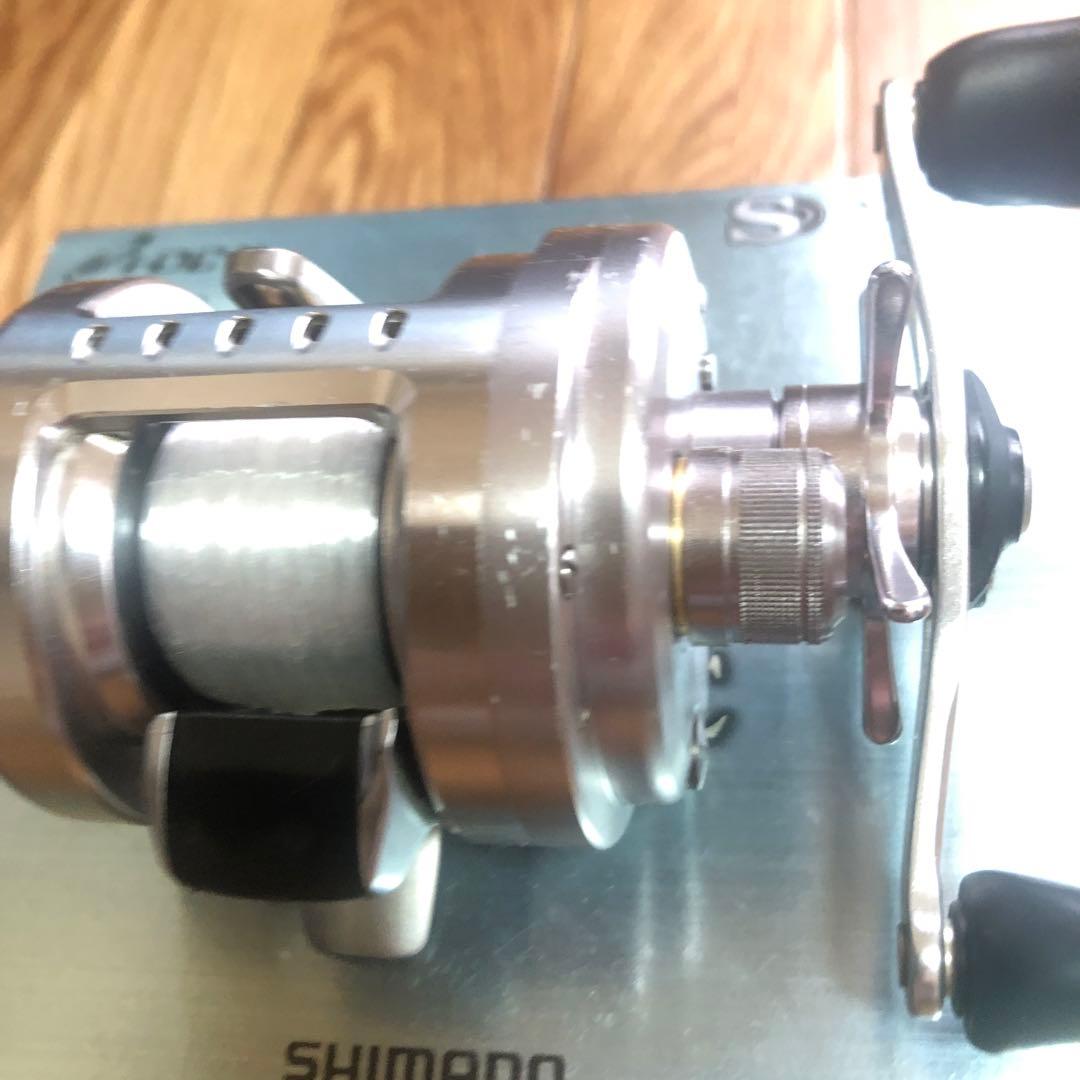 シマノ カルカッタコンクエスト50dc右ハンドル