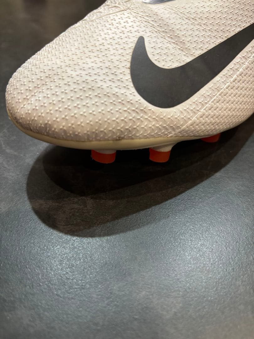 【美品】ナイキ ファントムビジョン 2 プロ DF FG 28.5cm 天然芝用