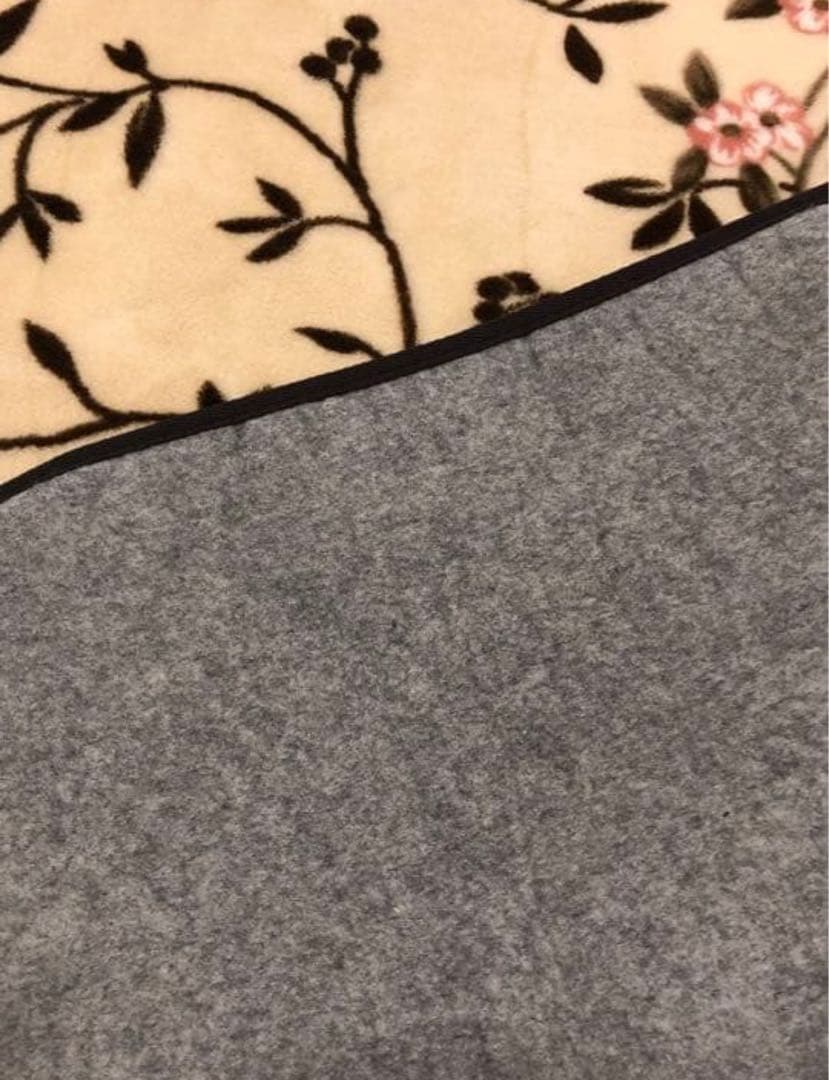 ねねちゃん⭐️展示品☆ホットカーペットカバー 200×250 洗えるラグ