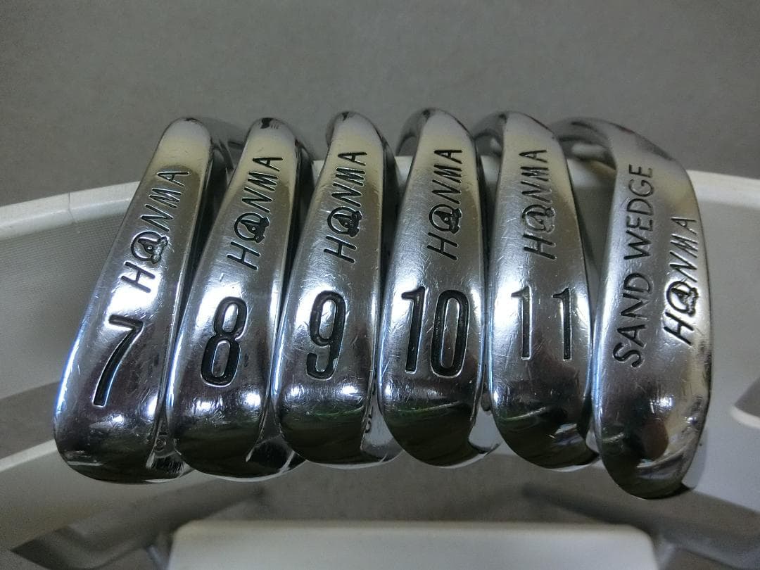 b690 ★初心者歓迎 ★ホンマ等レディースゴルフクラブ１０本セット