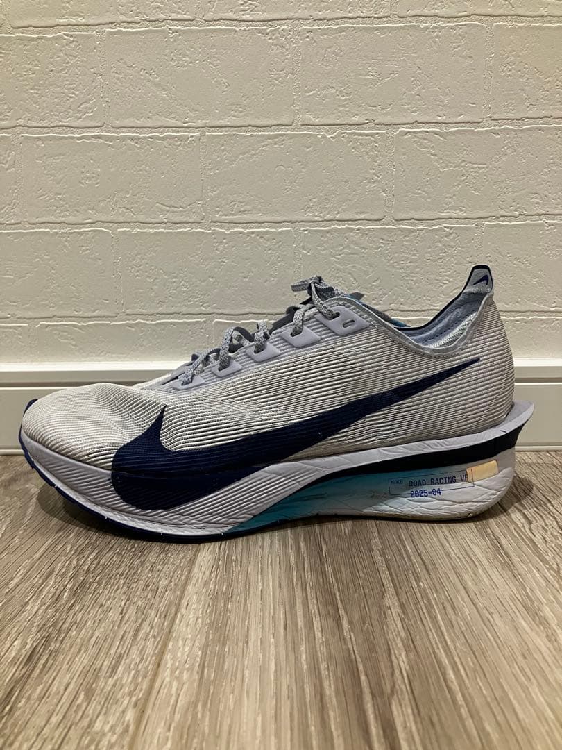Nike ヴェイパーフライ4 メンズ25.5cm