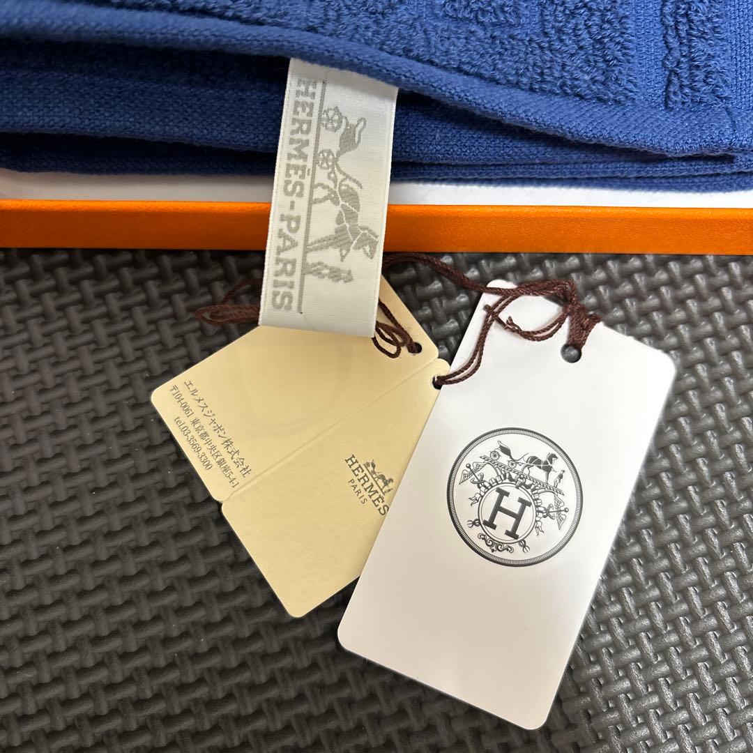 エルメスHERMES ネイビー タオル　カレ・タオル 《ステアーズ》