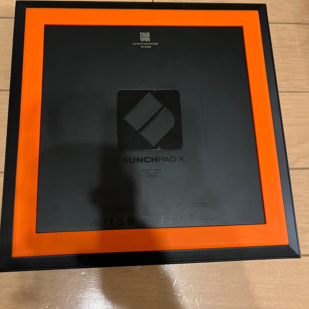 launchpad x美品！値下げ交渉可能！純正ケーブル、箱付き！