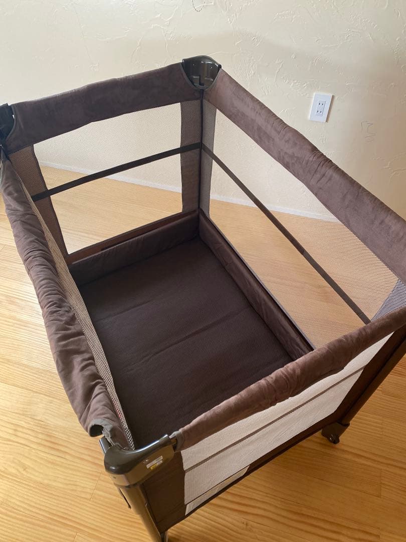 【美品】Aprica ココネルエアープラス ベビーベッド リッチブラウン