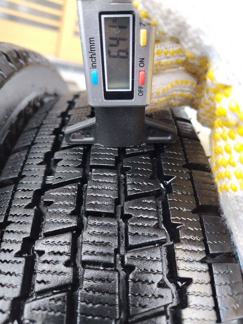 Ⓑ145R12・LT【2/2】軽トラ用スタッドレス・鉄ホイール付、２本分割