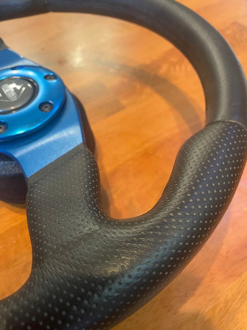 momo RACE ステアリング　メタリックブルー TYP D35 早い者勝ち