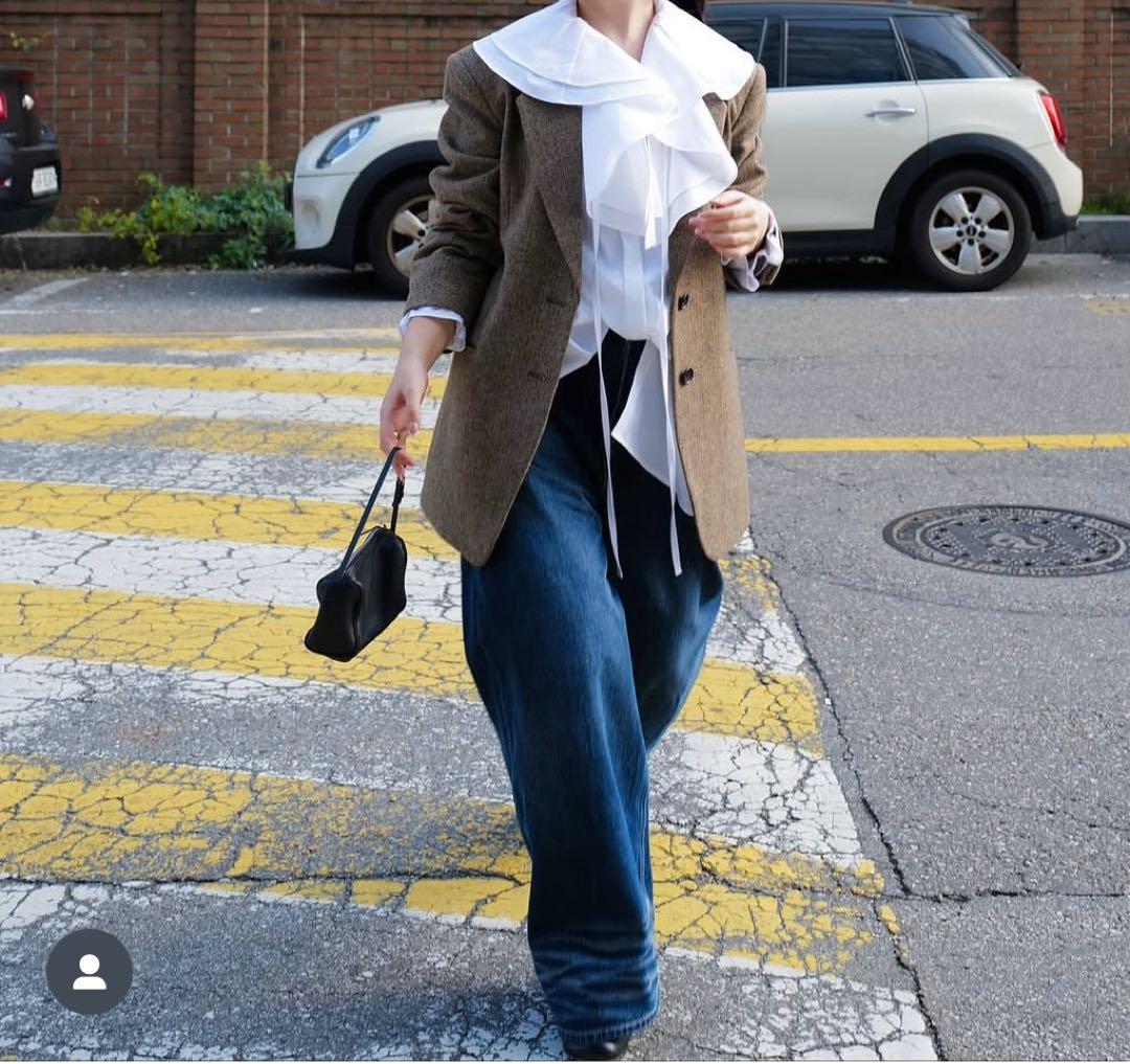 トップス MYNE BIG COLLAR FRILL BLOUSE/WHITE