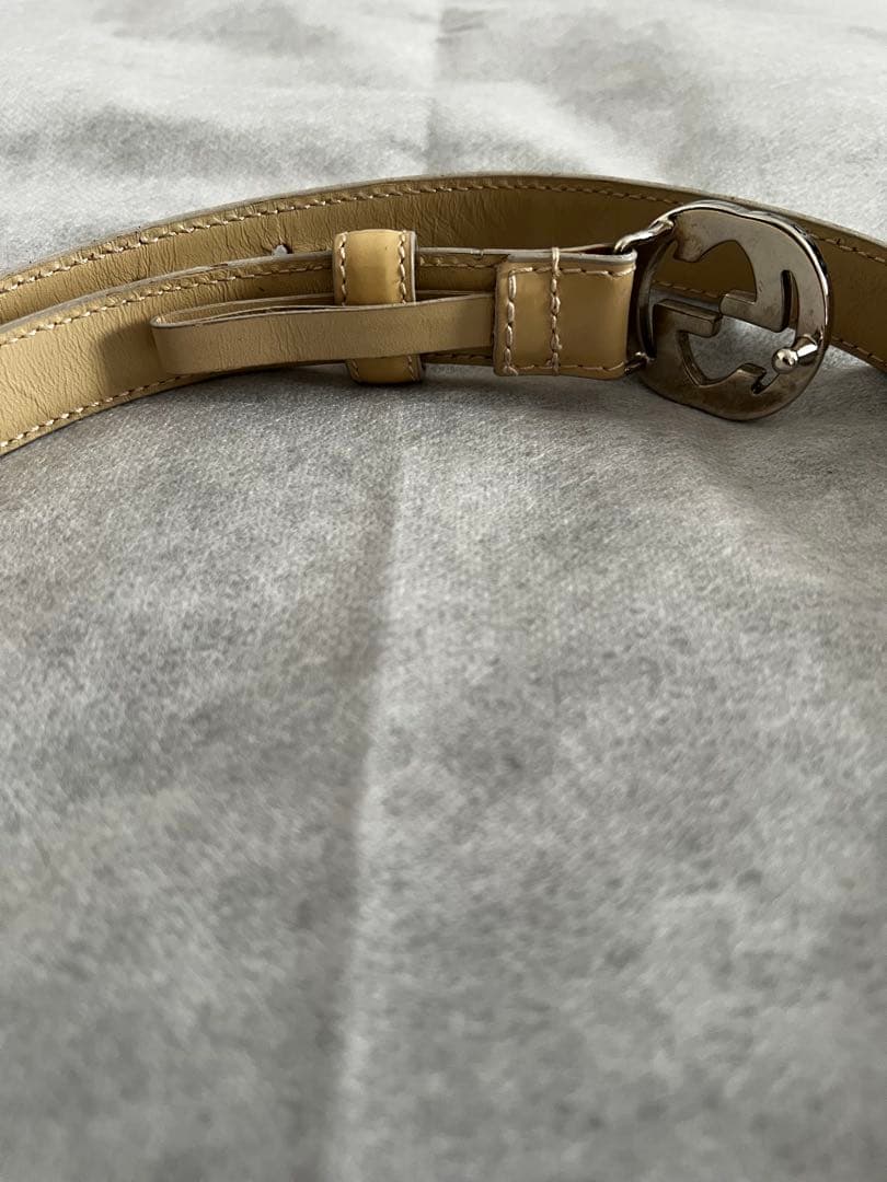 GUCCI ベージュレザーベルト GGロゴ 70/28