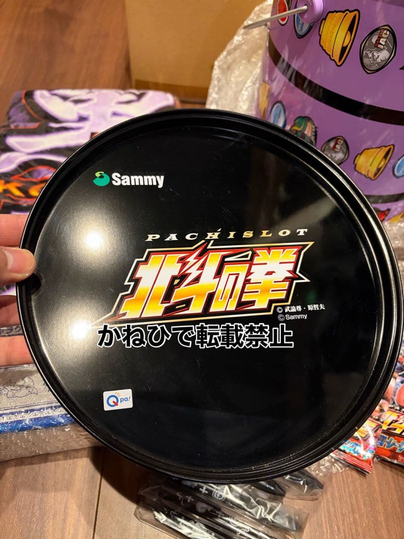 おまけ付き 初代パチスロ 北斗の拳 リール缶 ドデカセット 景品多数入り
