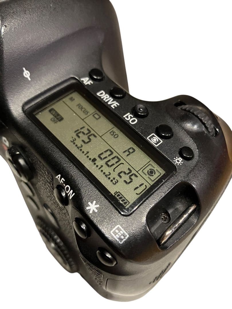 キャノンCanon 6D デジタル一眼レフ フルサイズ　本体バッテリーチャー