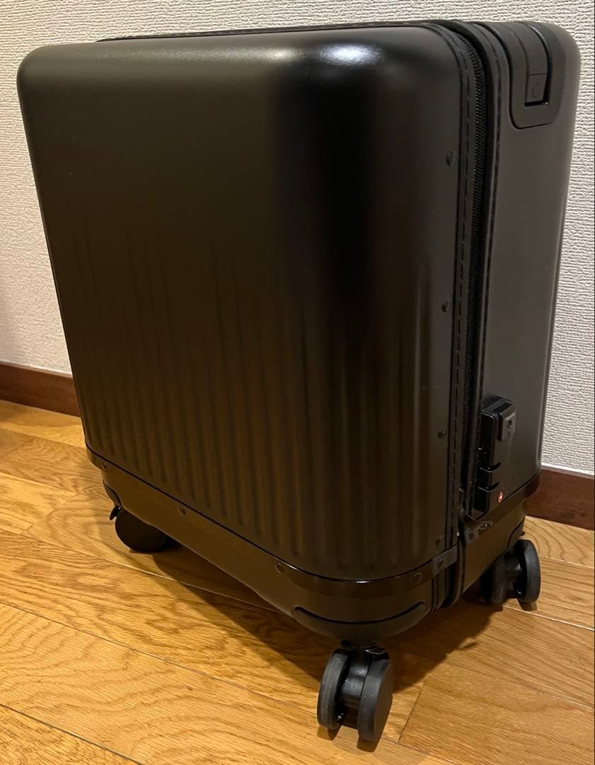 新品未使用　VELO ヴェーロ　伸縮型　スーツケース　三段階サイズ可変式