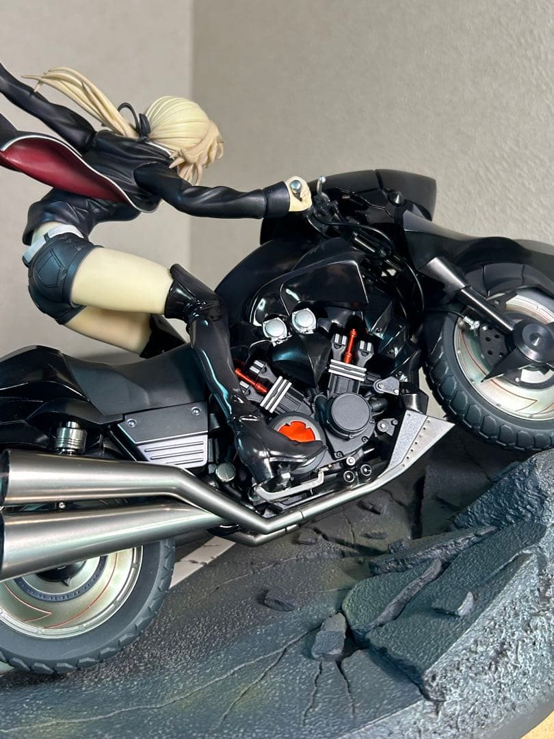 Fate アルトリア・ペンドラゴン〔オルタ〕＆キュイラッシェ・ノワール