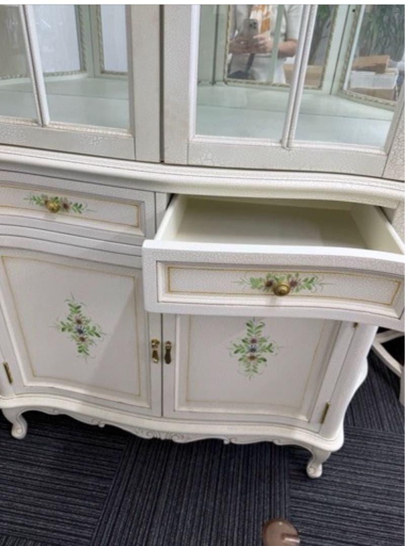 ロココ調　白い家具　エレガント家具　花柄家具　可愛い家具　高級家具