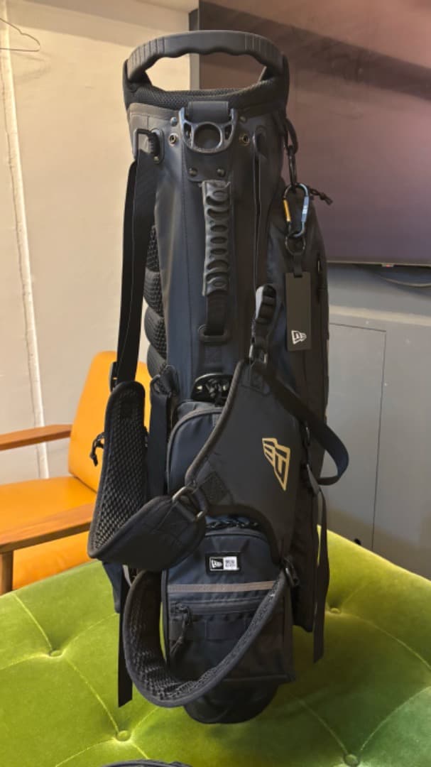 希少美品 NEW ERA ブラックゴールド スタンドキャディバッグ+レンジケース