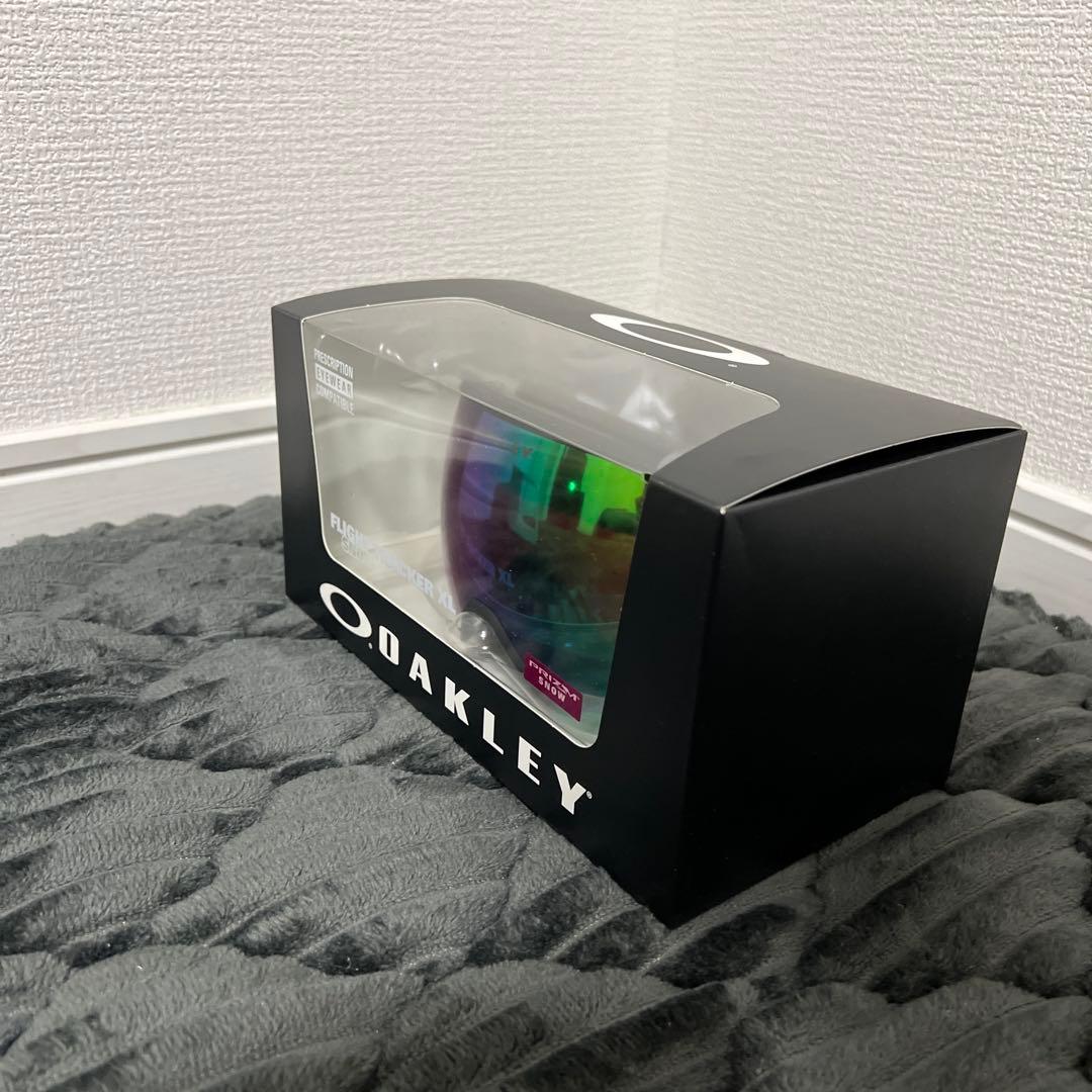 【新品未使用】オークリー フライトトラッカー XL メタルブラック