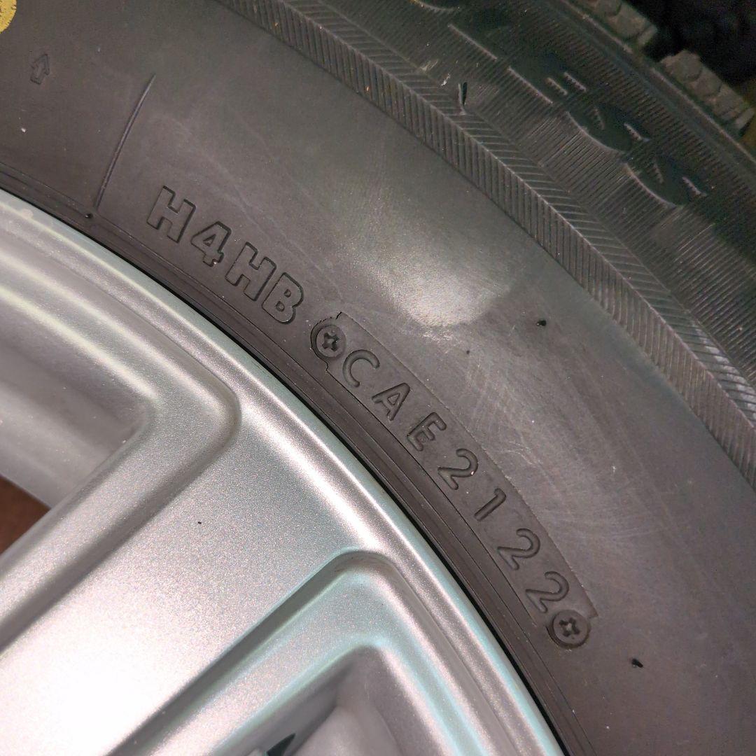 ジ*ム様 手渡可　美品　2022年　9分〜　BSスタッドレス　VRX2　215/